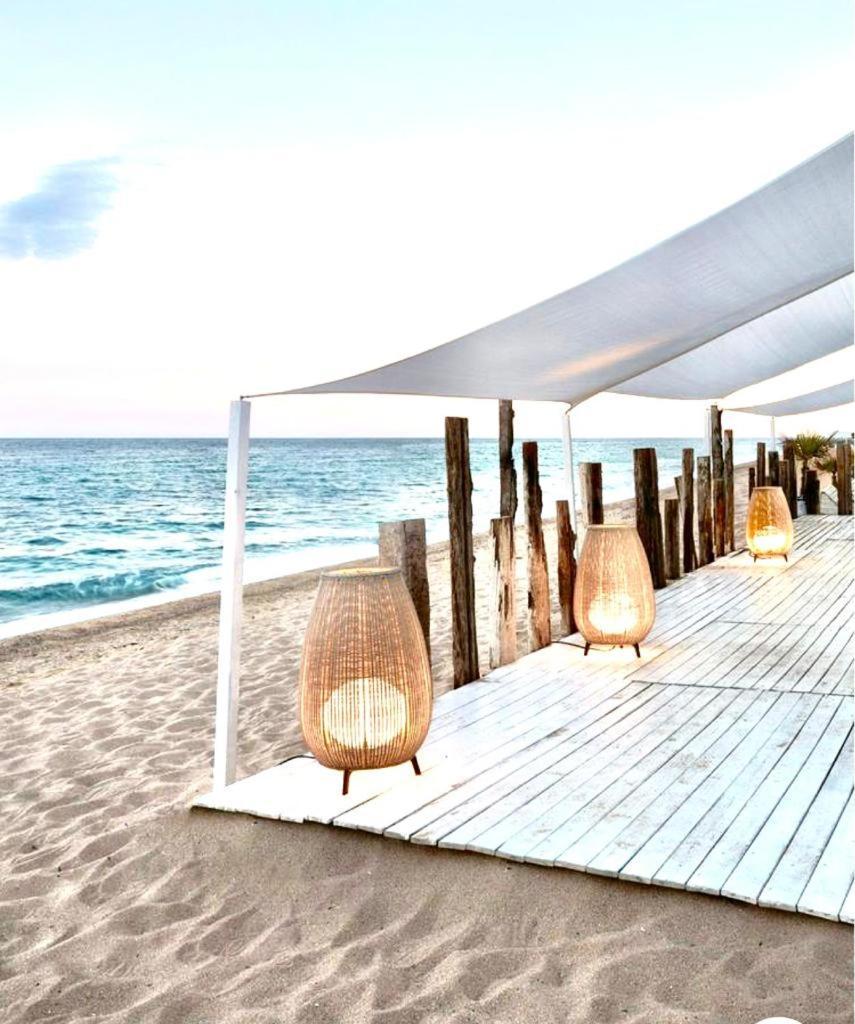 New Elegance Suites Guesthouse Οριστάνο Εξωτερικό φωτογραφία